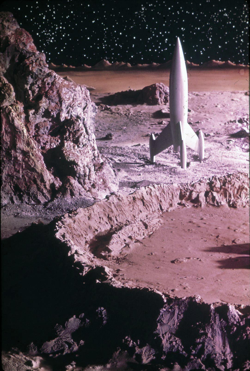 Illustration for article titled Scenes from the 1950s Space Movie That No One Saw
